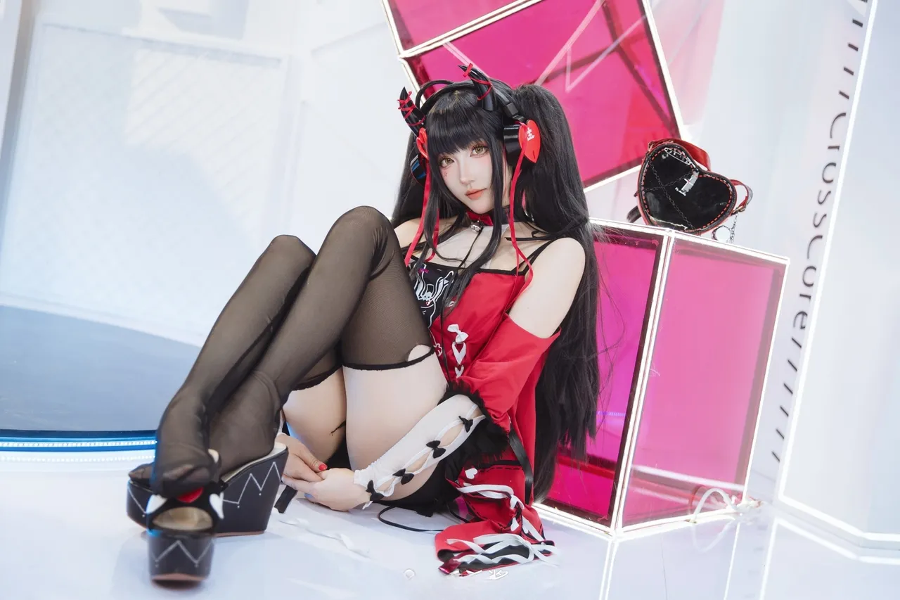 【瓜希酱】交错战线cos—旋律夜色邀约-erohere10.webp