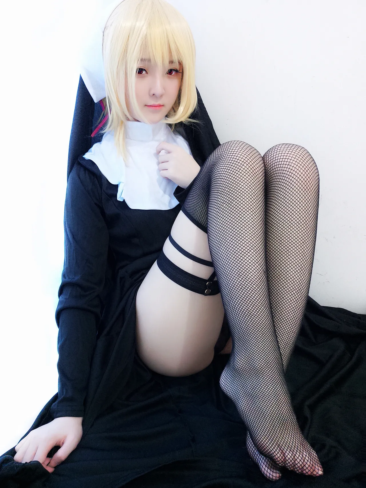 一小央泽黑修女-erohere2.webp