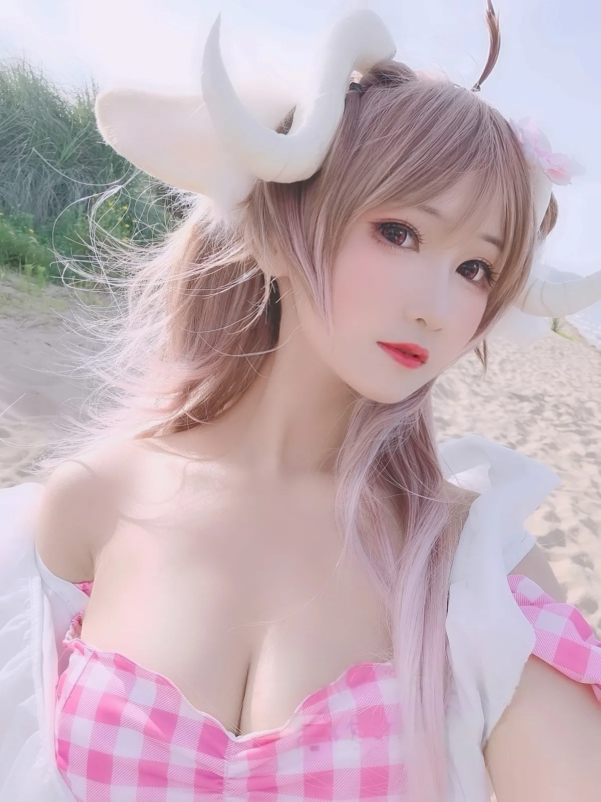 三度_69 - 明日方舟 艾雅法拉 泳装-erohere13.webp