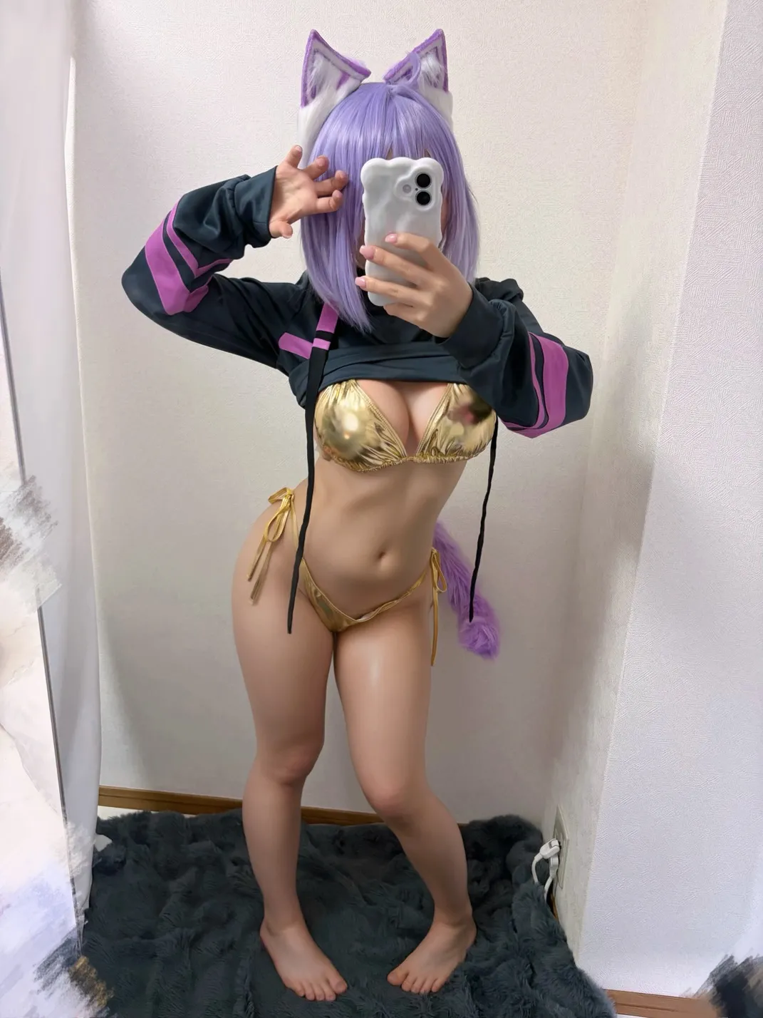 初音ひとり - Okayu gold bikini-erohere4.webp