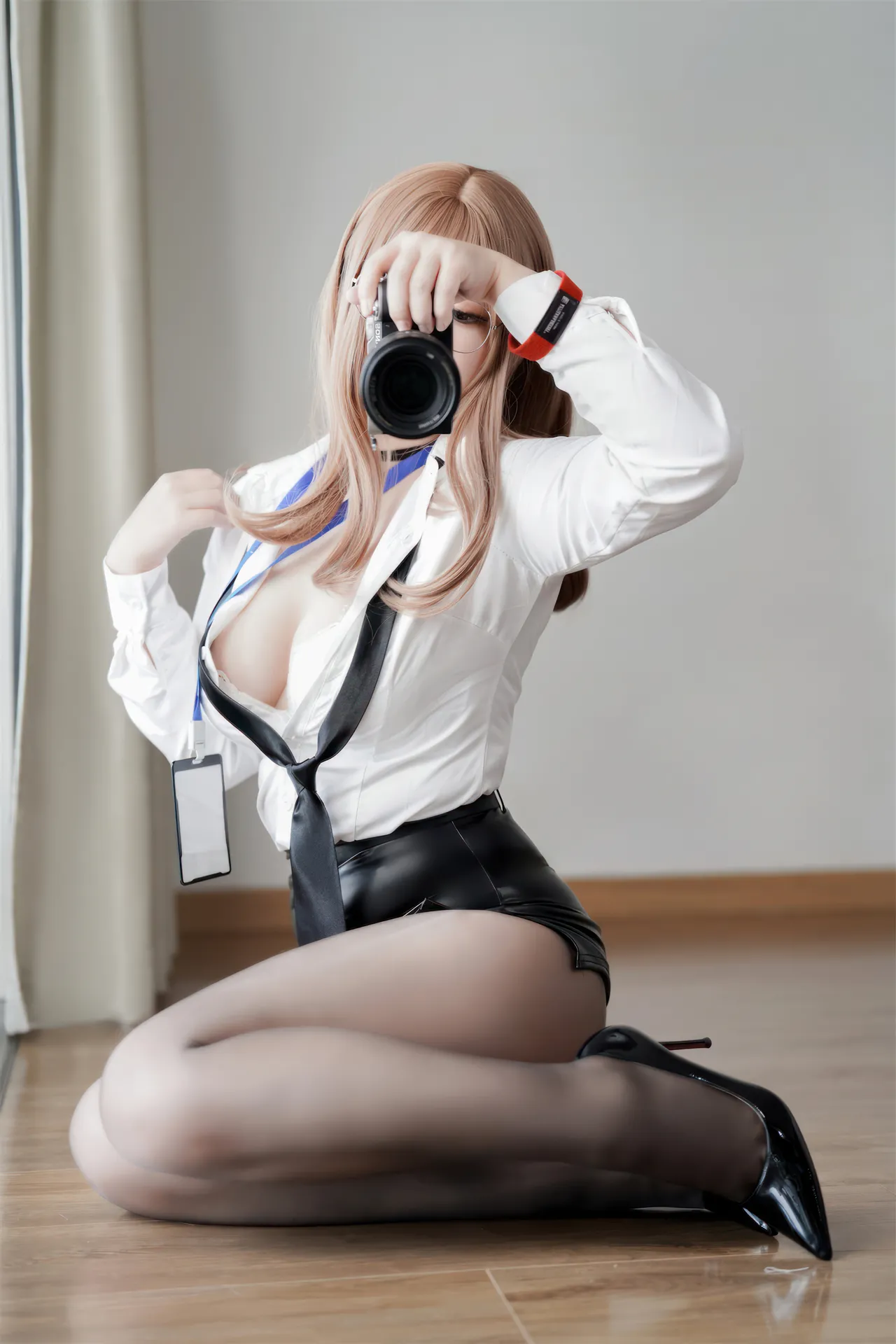 半半子 - 胜利女神：妮姬 艾玛 秘书-erohere56.webp