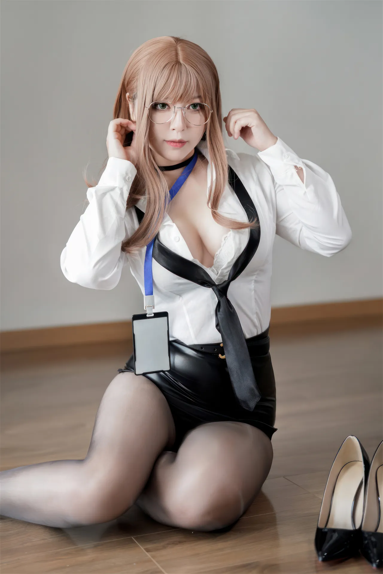 半半子 - 胜利女神：妮姬 艾玛 秘书-erohere60.webp