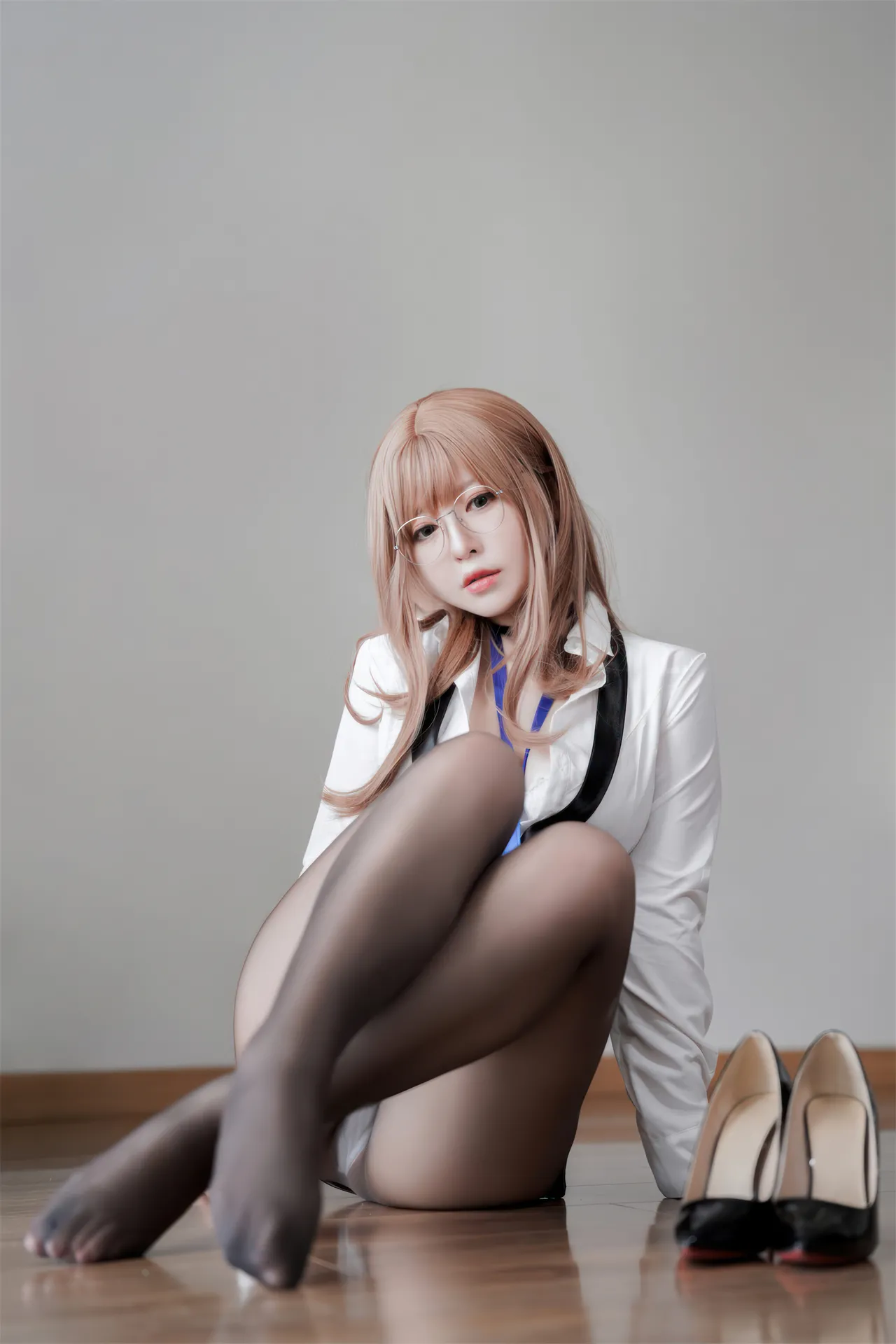 半半子 - 胜利女神：妮姬 艾玛 秘书-erohere61.webp