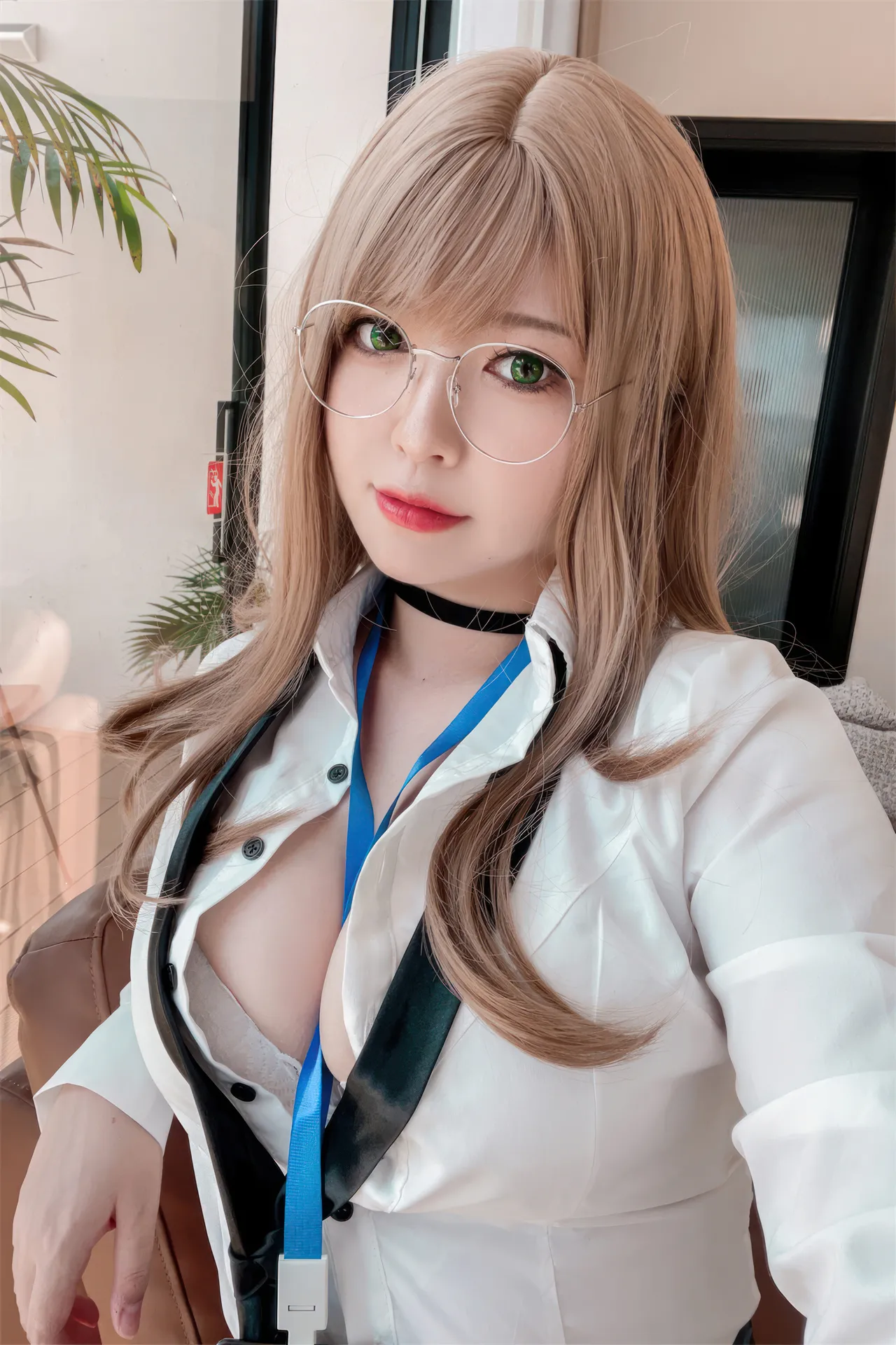 半半子 - 胜利女神：妮姬 艾玛 秘书-erohere70.webp