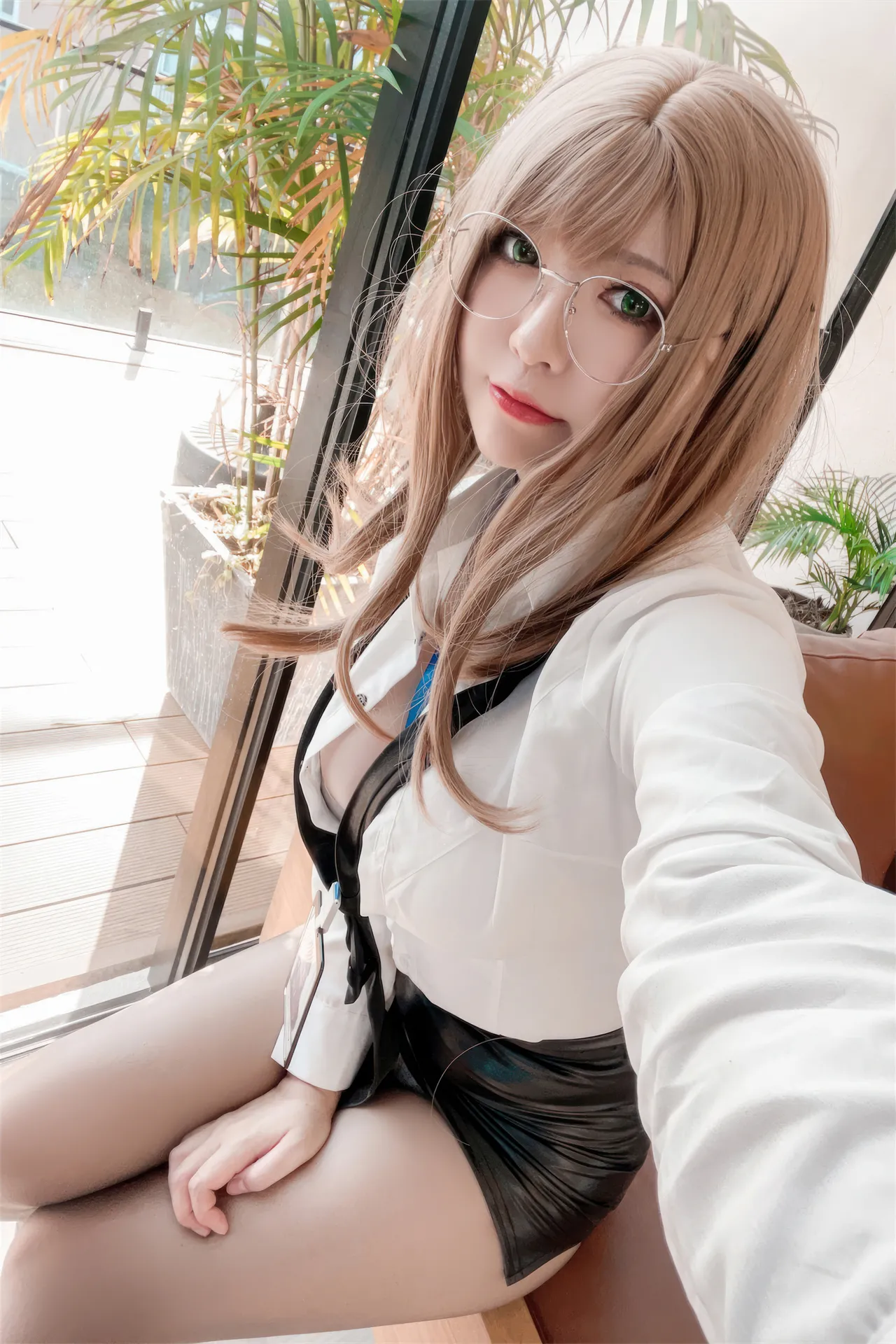 半半子 - 胜利女神：妮姬 艾玛 秘书-erohere75.webp