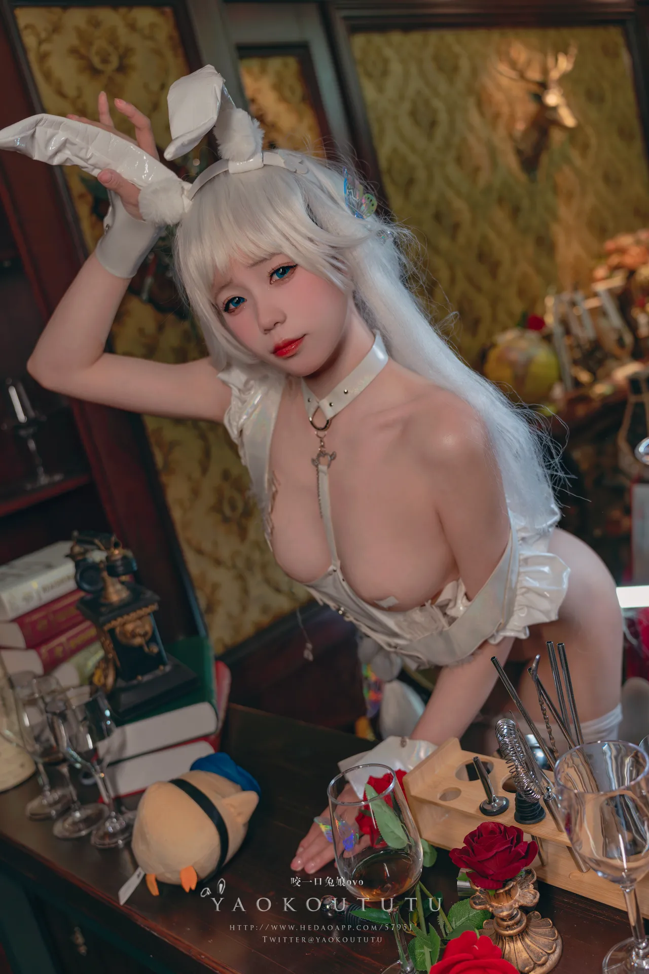 咬一口兔娘ovo 『恶毒酒吧』-erohere24.webp