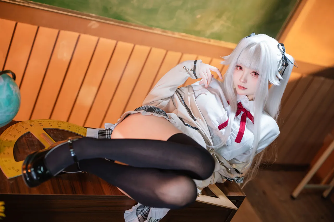 大大卷卷小卷 - 美少女万华镜 篝之雾枝 校服-erohere25.webp
