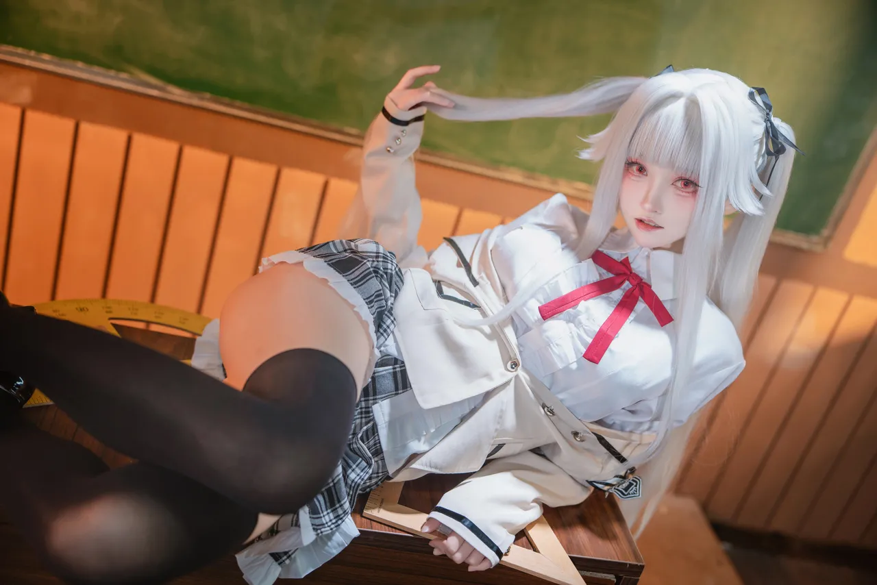 大大卷卷小卷 - 美少女万华镜 篝之雾枝 校服-erohere29.webp