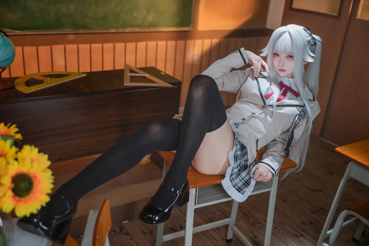 大大卷卷小卷 - 美少女万华镜 篝之雾枝 校服-erohere8.webp