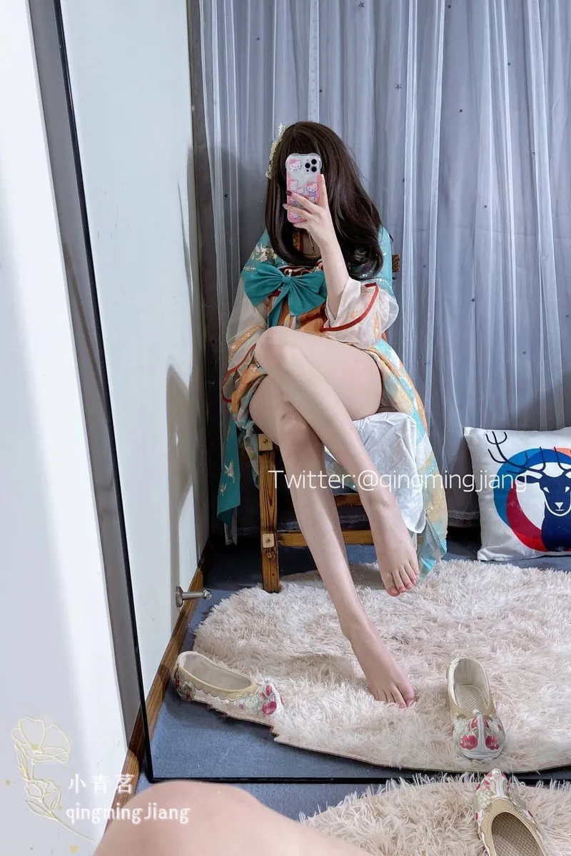 小青茗 (QingmingJiang) cosplay Princess Yaoyao - King of Glory-erohere5.webp