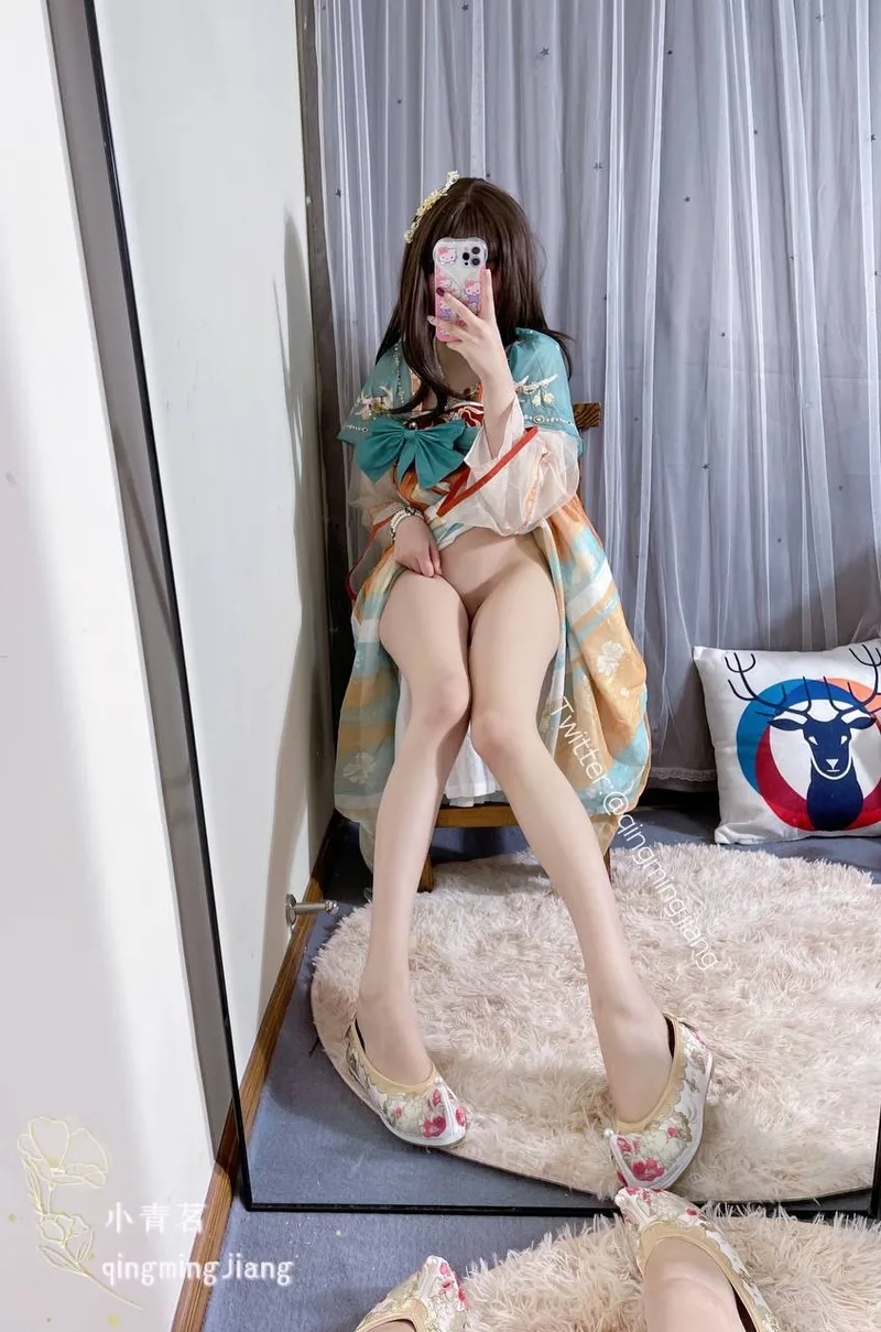 小青茗 (QingmingJiang) cosplay Princess Yaoyao - King of Glory-erohere50.webp