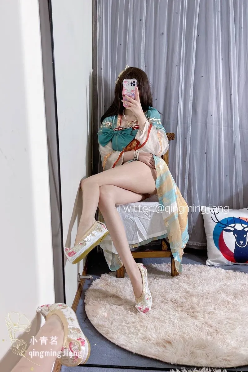 小青茗 (QingmingJiang) cosplay Princess Yaoyao - King of Glory-erohere9.webp