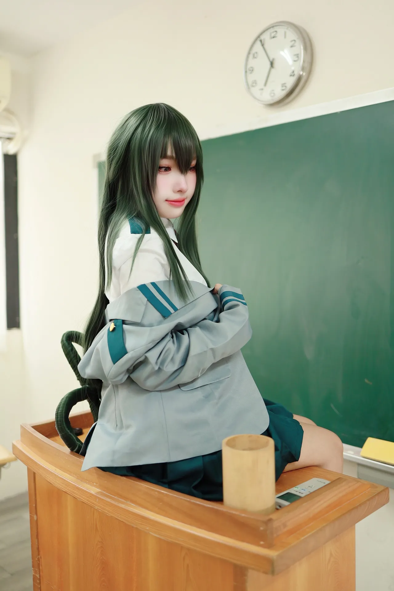 慕慕Momo - 我的英雄学院 蛙吹梅雨 学生服-erohere22.webp