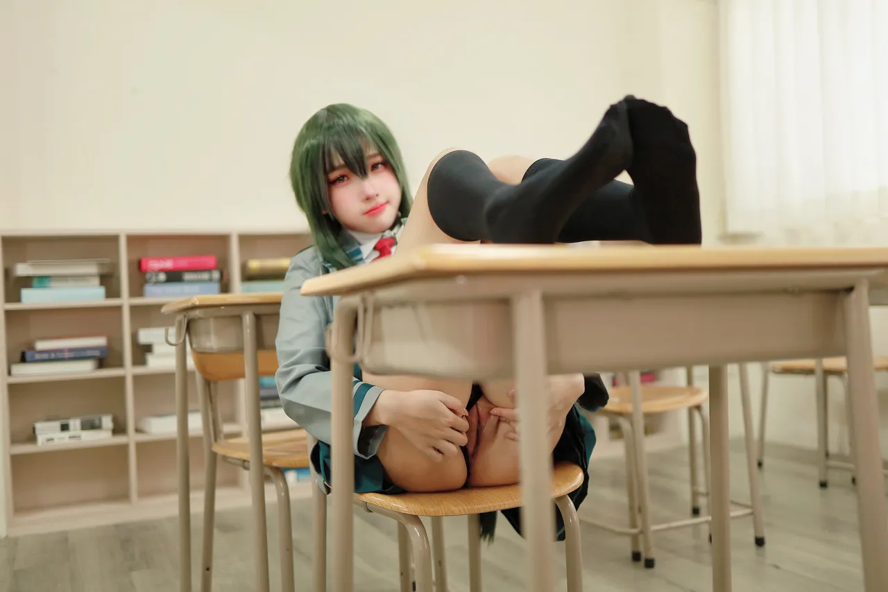 慕慕Momo - 我的英雄学院 蛙吹梅雨 学生服-erohere6.webp
