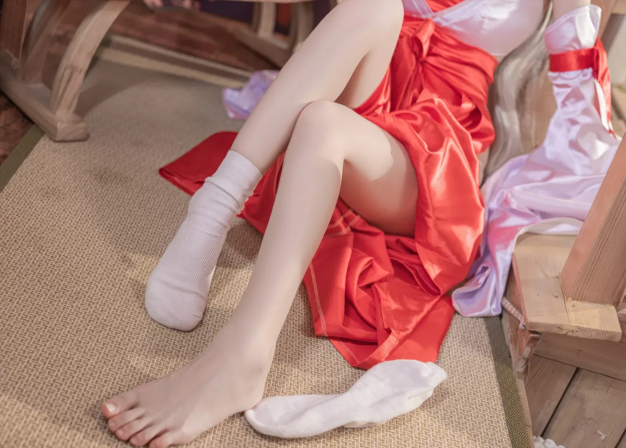日奈娇 - 碧蓝航线 可畏 巫女-erohere21.webp