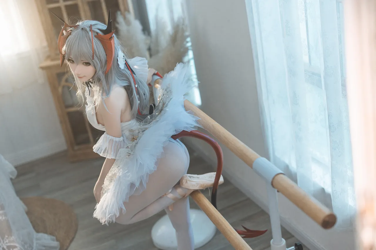是三不是世w - 明日方舟 W 芭蕾-erohere3.webp