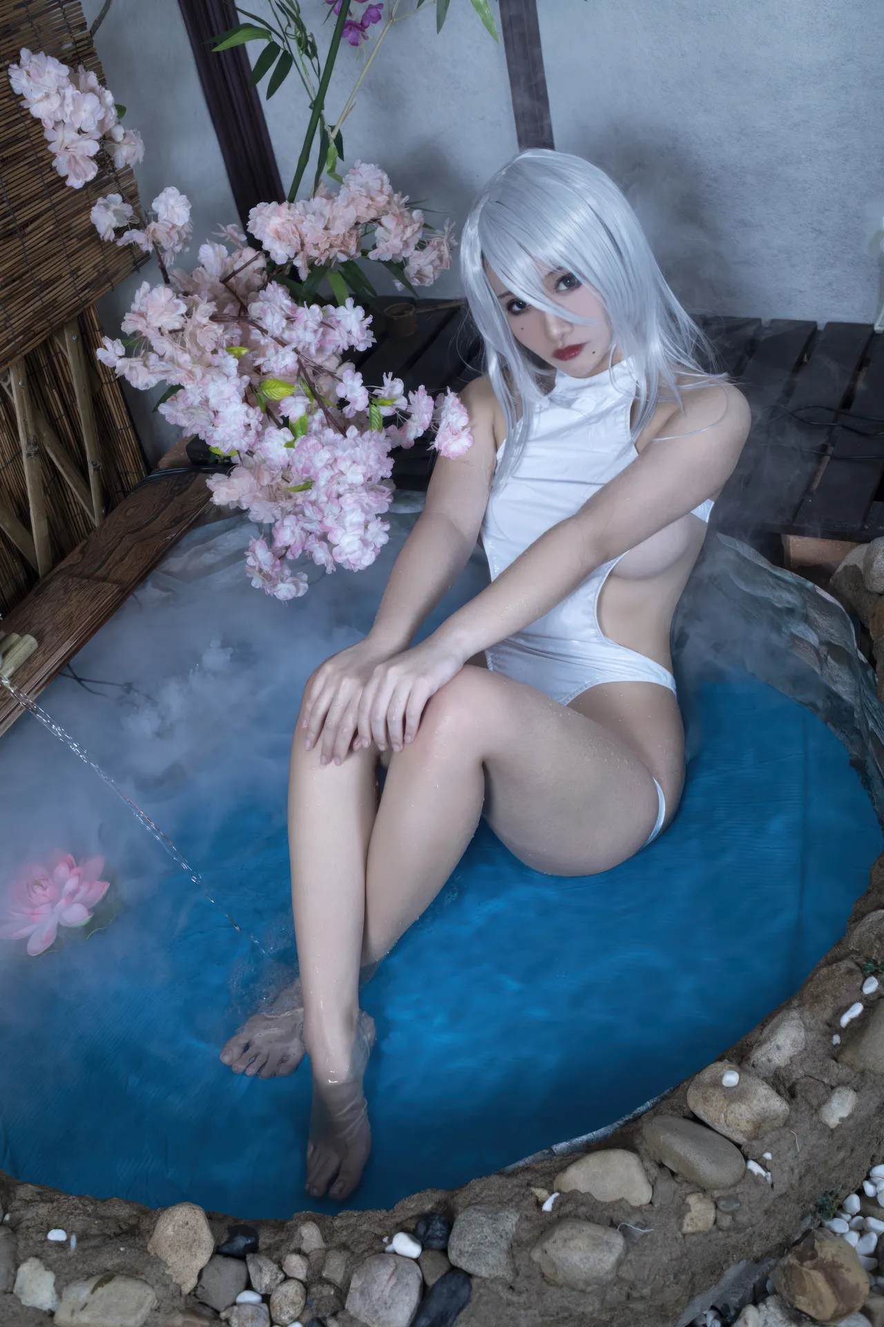 洛璃LoLiSAMA - 尼尔：机械纪元 A2 白色竞泳-erohere56.webp