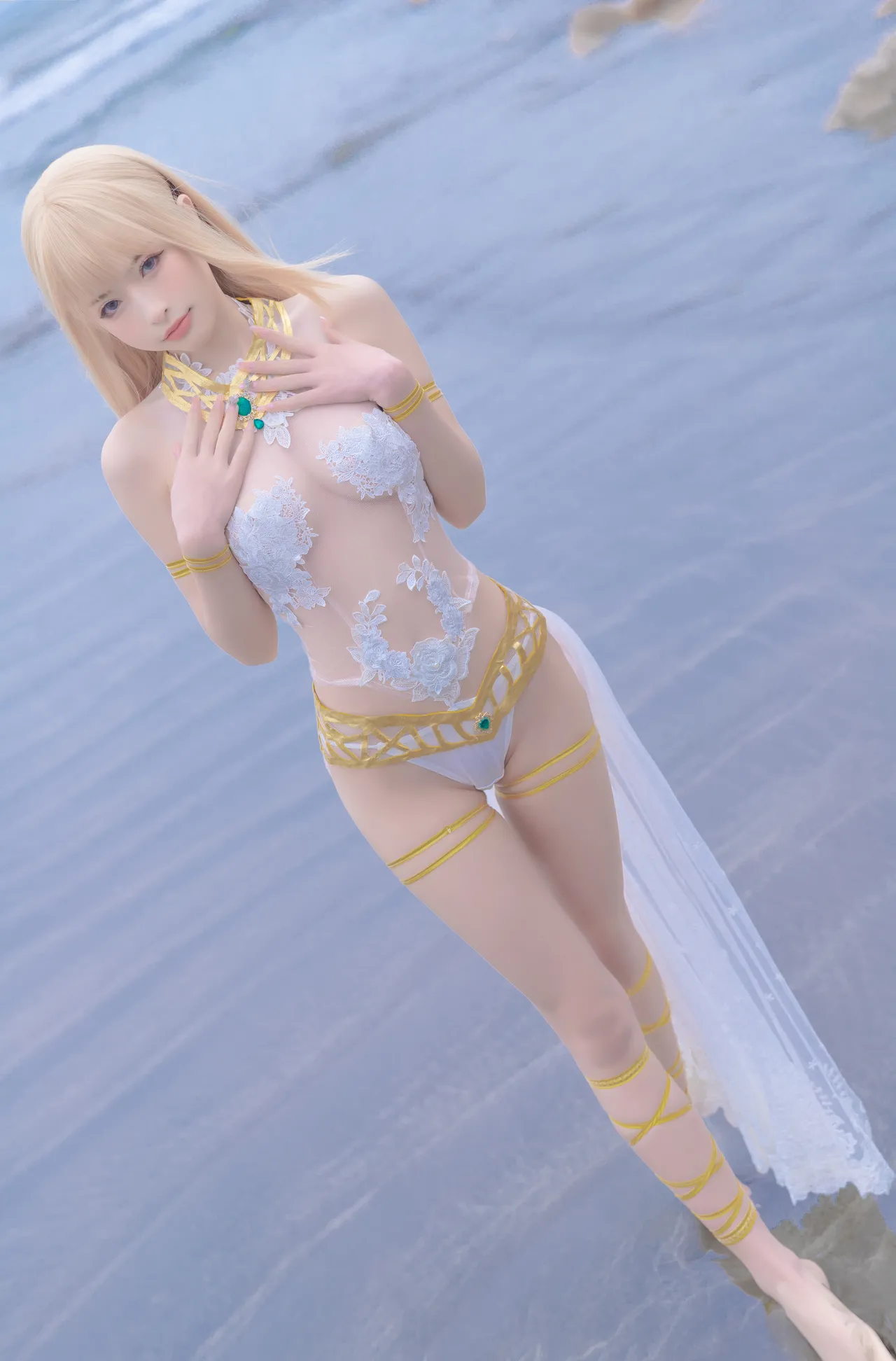 清水由乃 玛丽萝丝 白色泳衣(Dead or Alive)-erohere8.webp