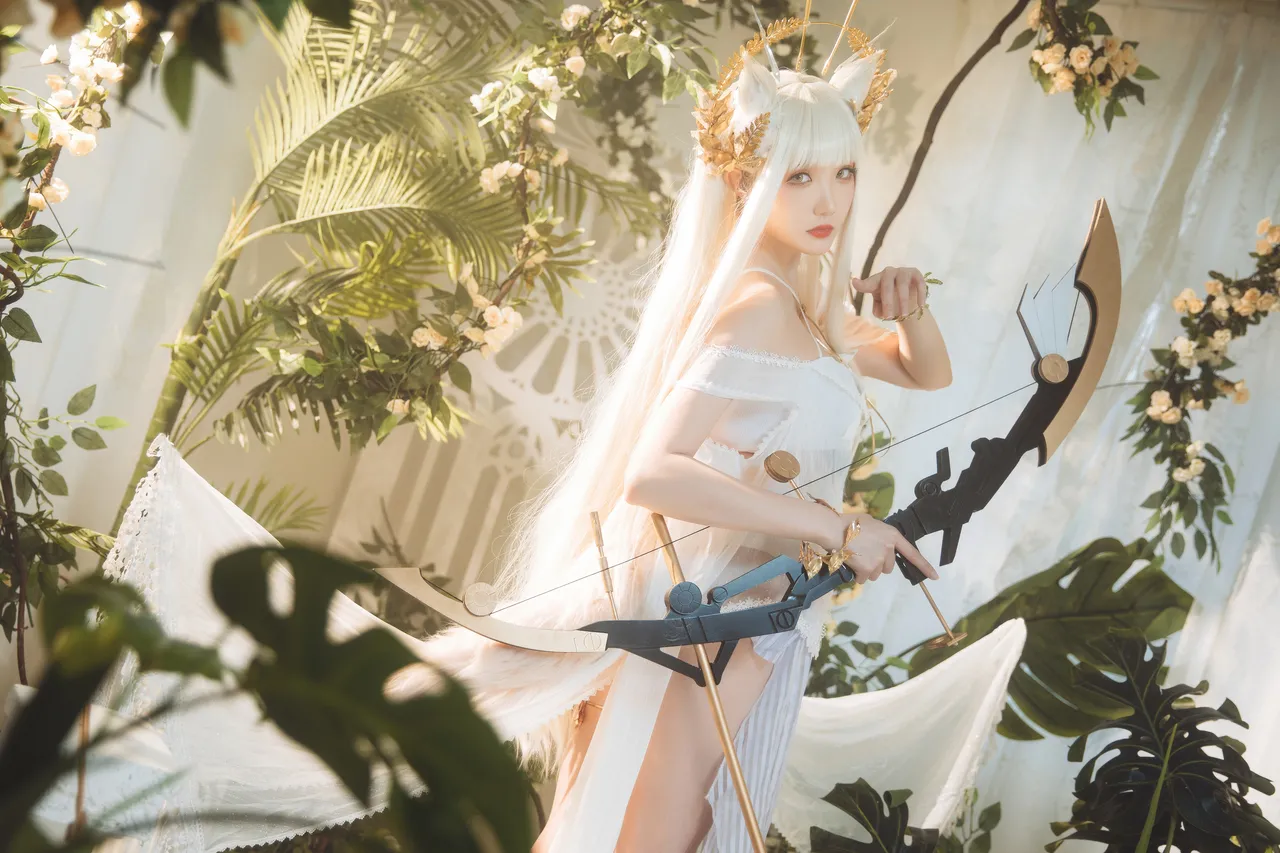 瓜希酱 - Platinum Shimmering Dew (Arknights)-erohere4.webp