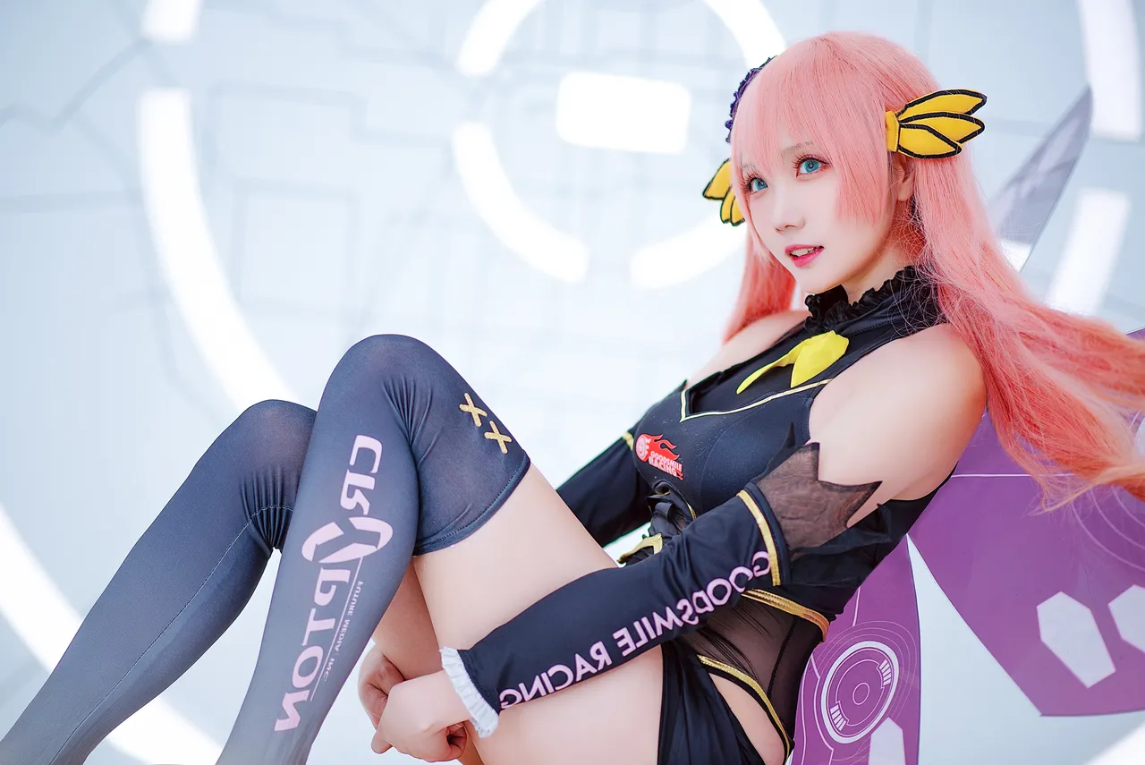 瓜希酱 LUKA 赛车-erohere15.webp