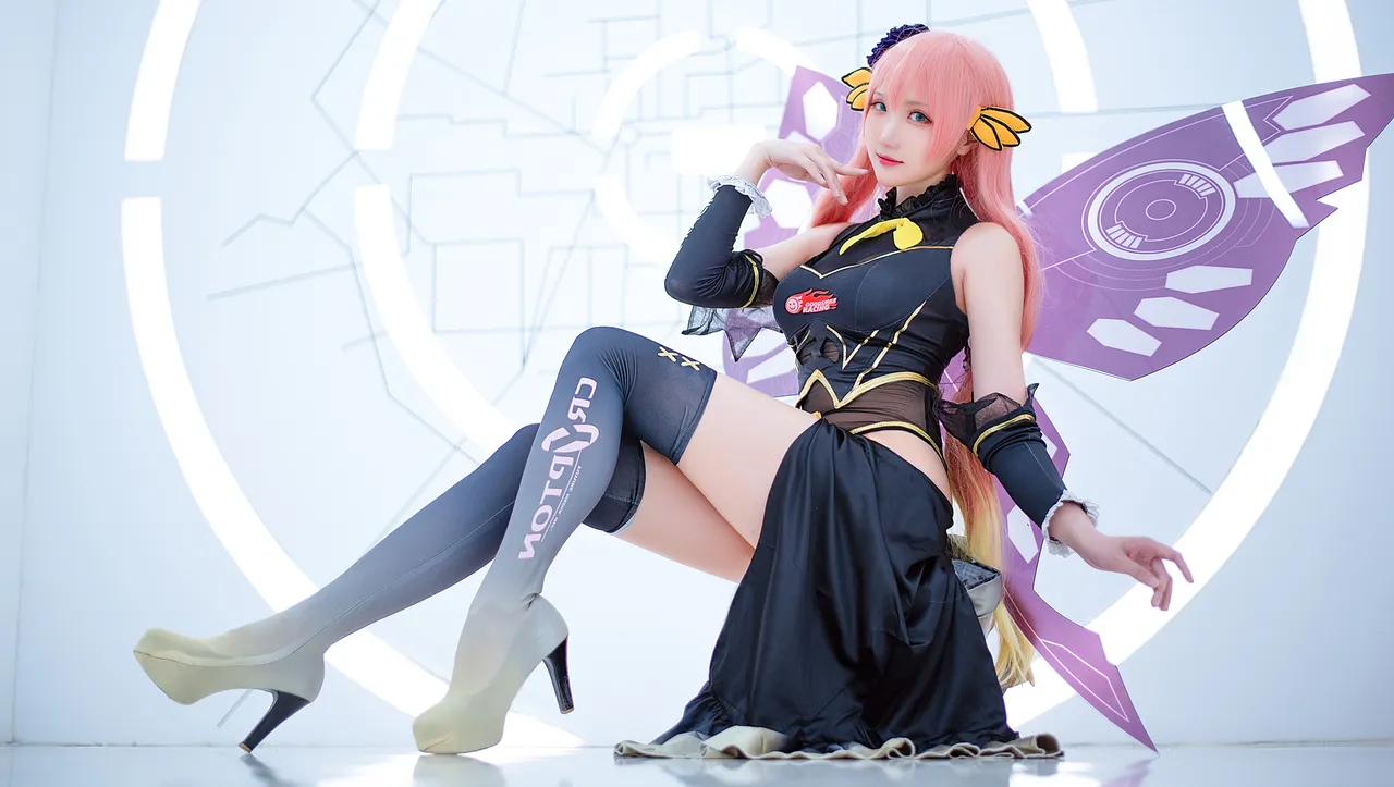 瓜希酱 LUKA 赛车-erohere7.webp