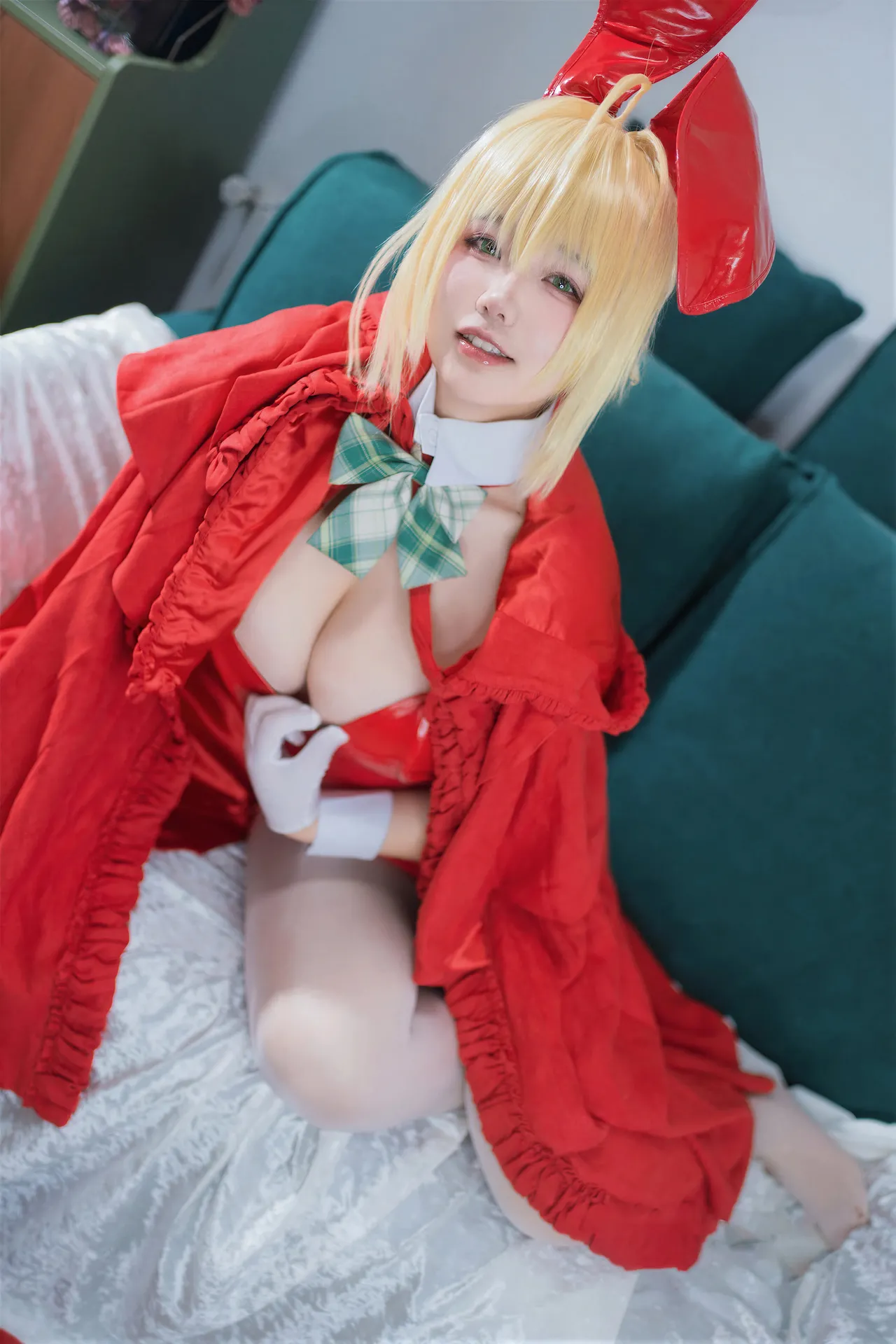 阿半今天很开心 FGO 尼禄圣诞节-erohere2.webp