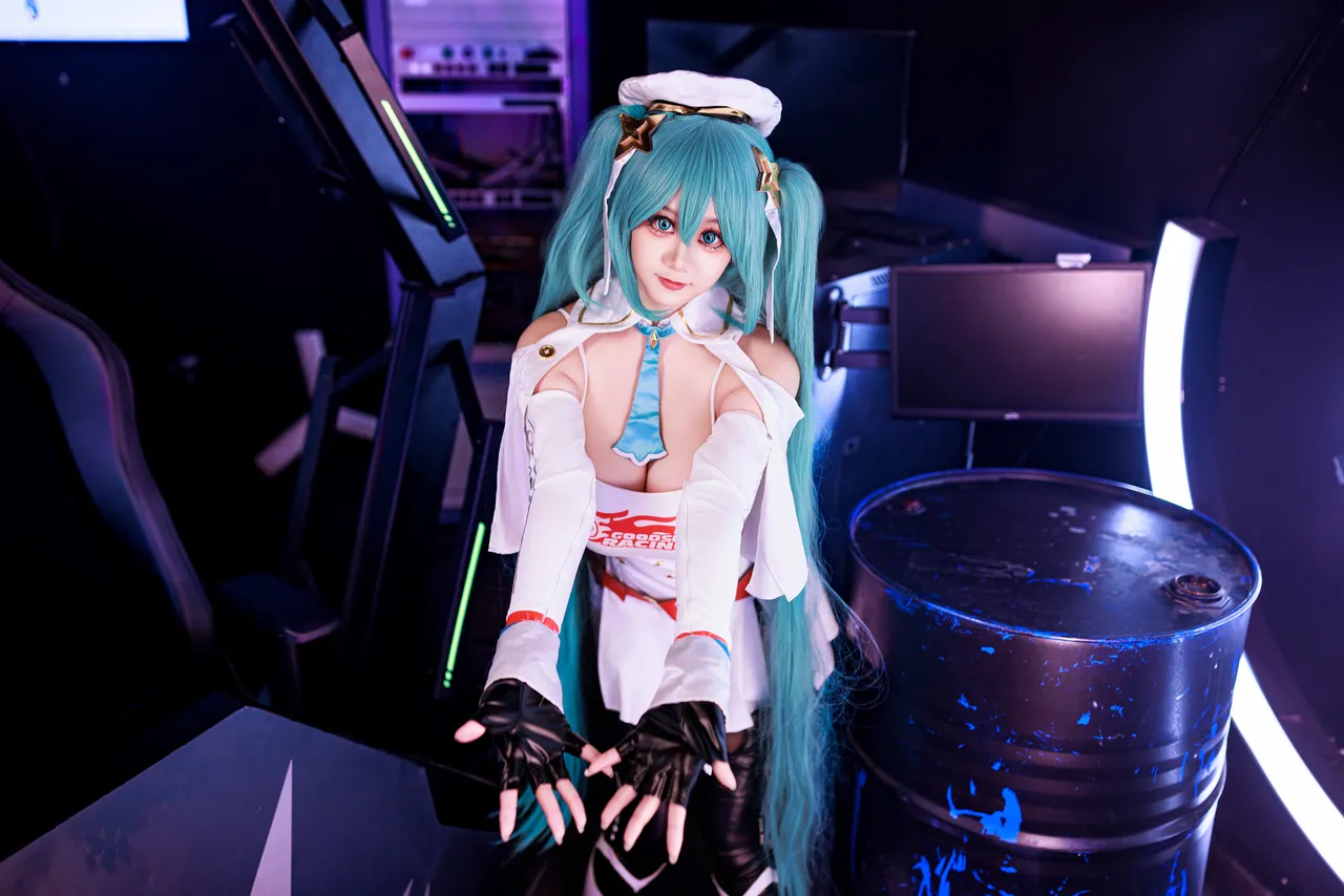 阿雪雪_yuki - VOCALOID 初音未来 赛车-erohere12.webp