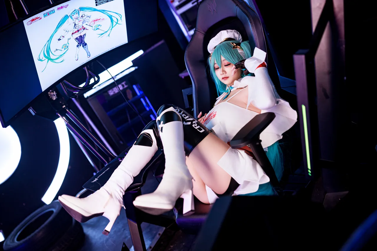 阿雪雪_yuki - VOCALOID 初音未来 赛车-erohere13.webp