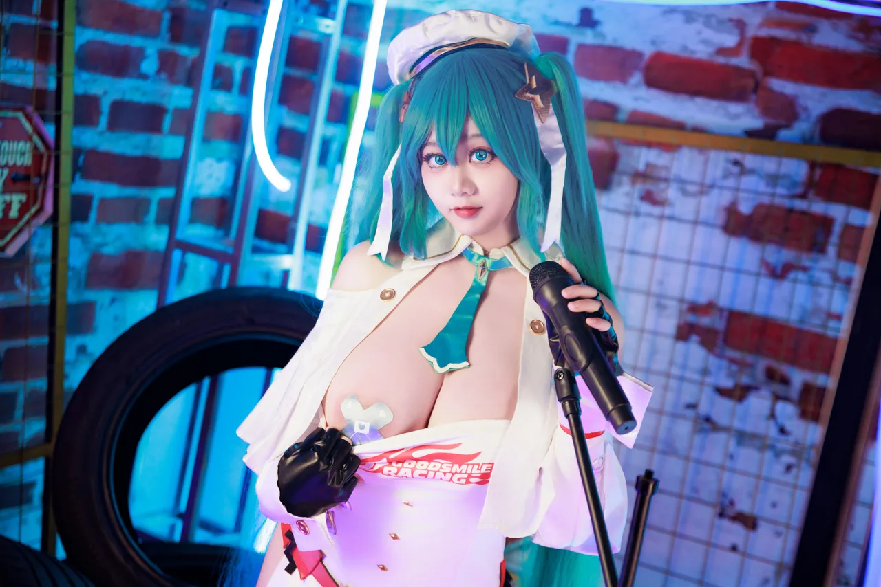 阿雪雪_yuki - VOCALOID 初音未来 赛车-erohere32.webp