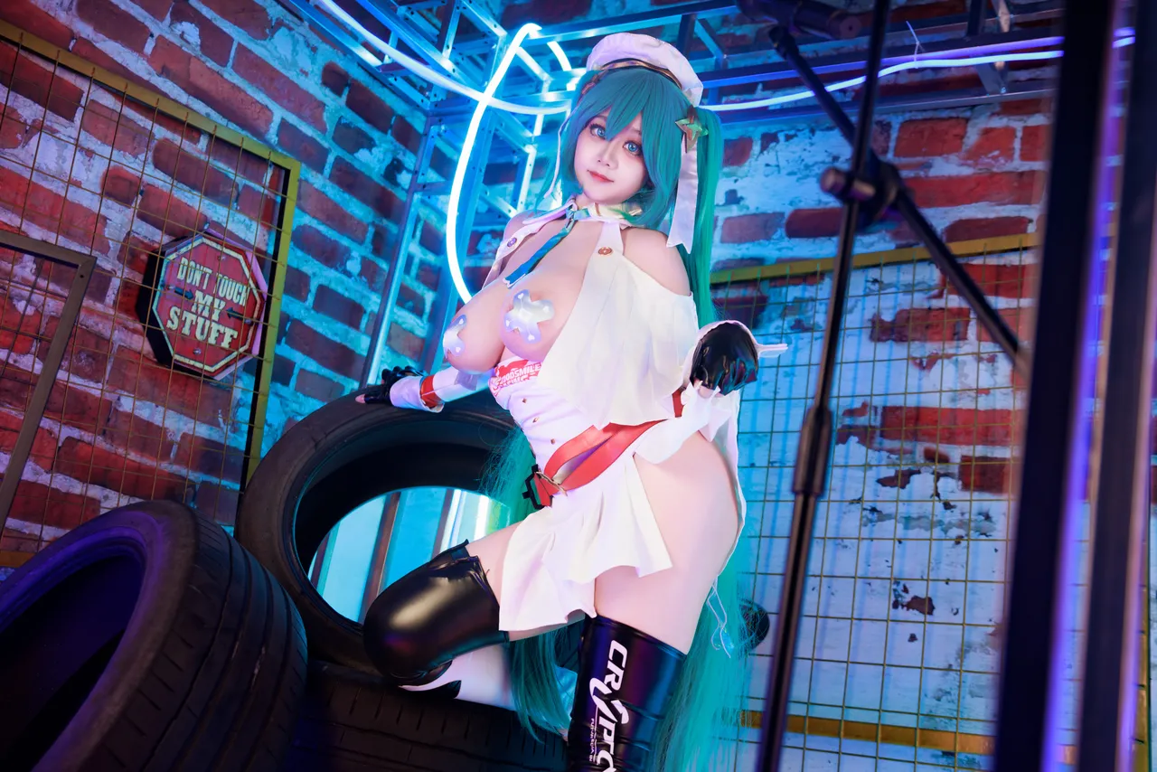 阿雪雪_yuki - VOCALOID 初音未来 赛车-erohere37.webp
