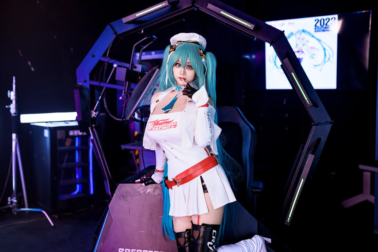 阿雪雪_yuki - VOCALOID 初音未来 赛车-erohere9.webp