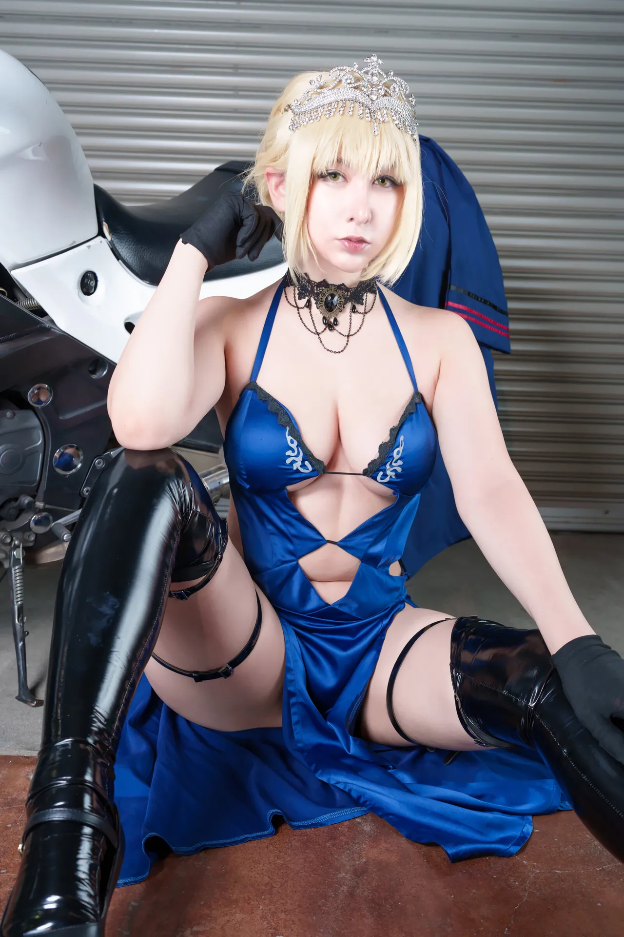 黒ノ森聖 (E_H_true) - Artoria Pendragon (Rider Alter)-erohere13.webp