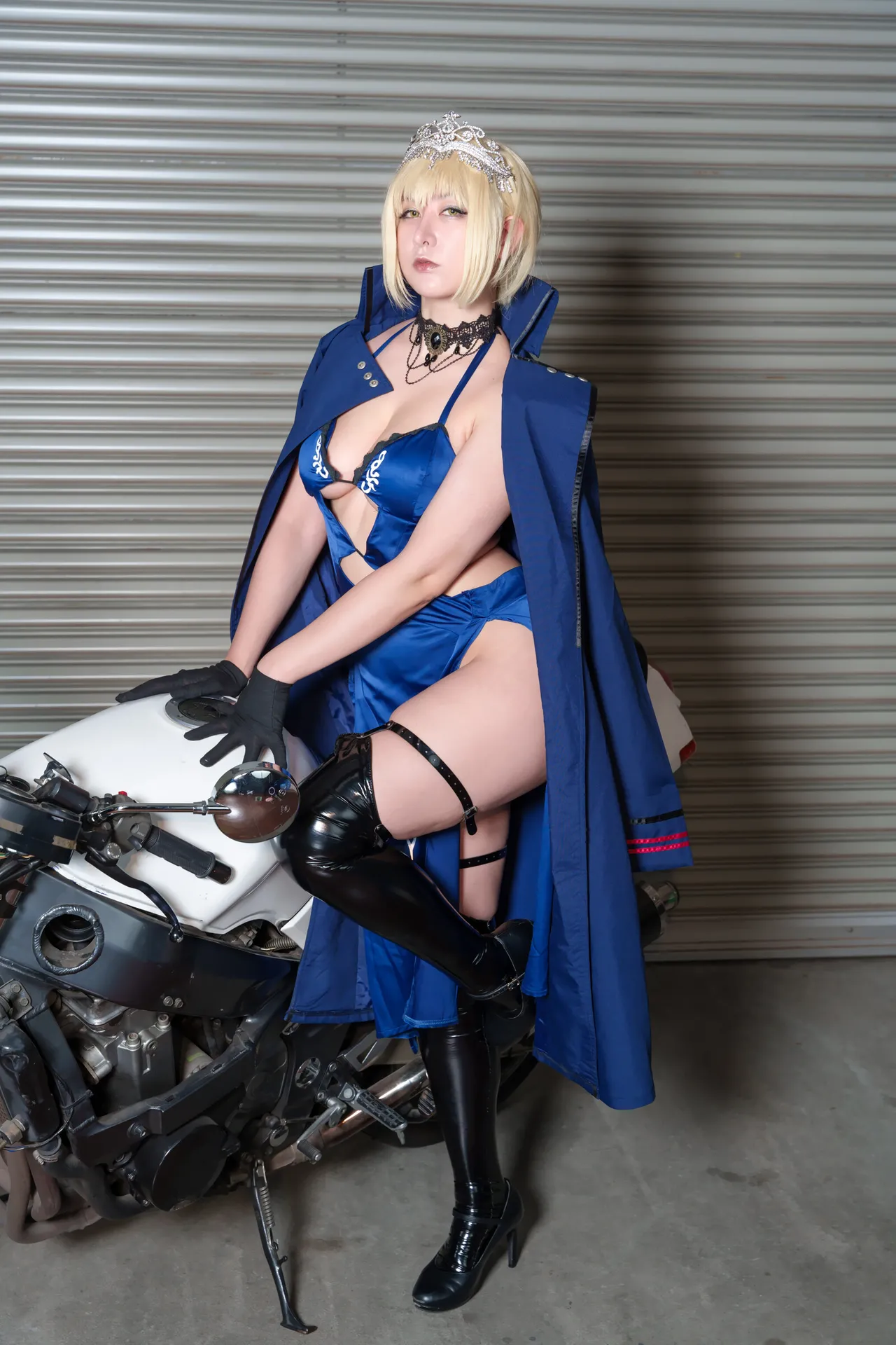 黒ノ森聖 (E_H_true) - Artoria Pendragon (Rider Alter)-erohere9.webp