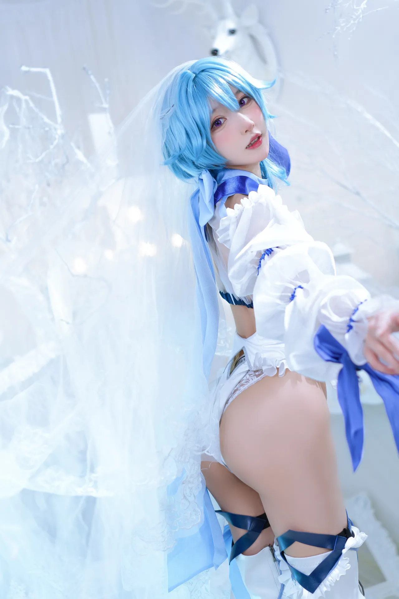 Abaoyeshituniang Eula Bride-erohere1.webp