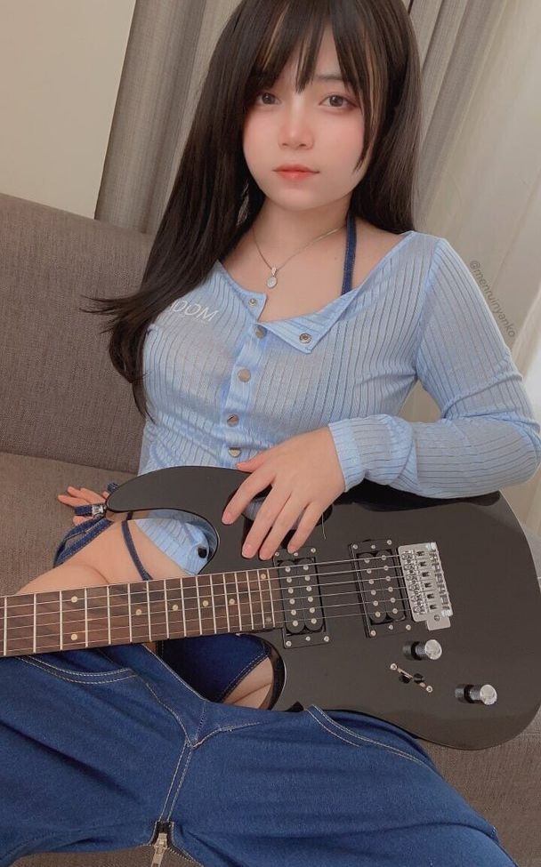 Angel Chan - Guitar Sister-erohere9.jpg