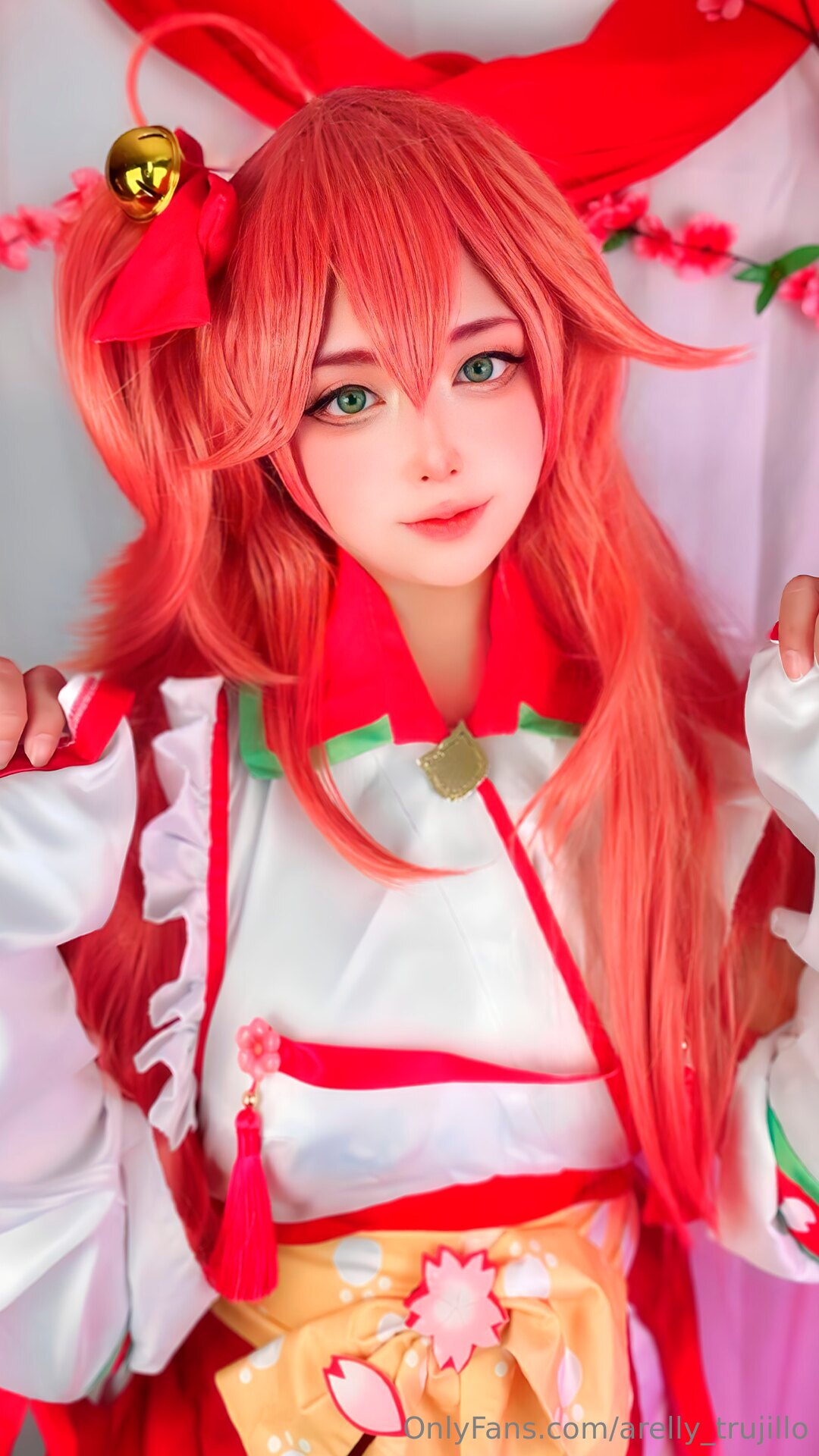 Arelly Trujillo - Sakura Miko-erohere10.jpg