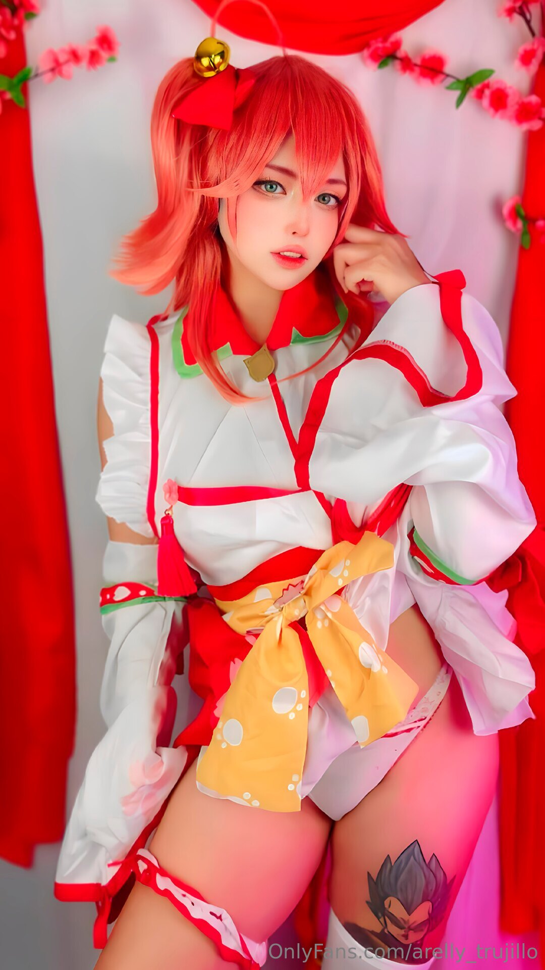 Arelly Trujillo - Sakura Miko-erohere4.jpg