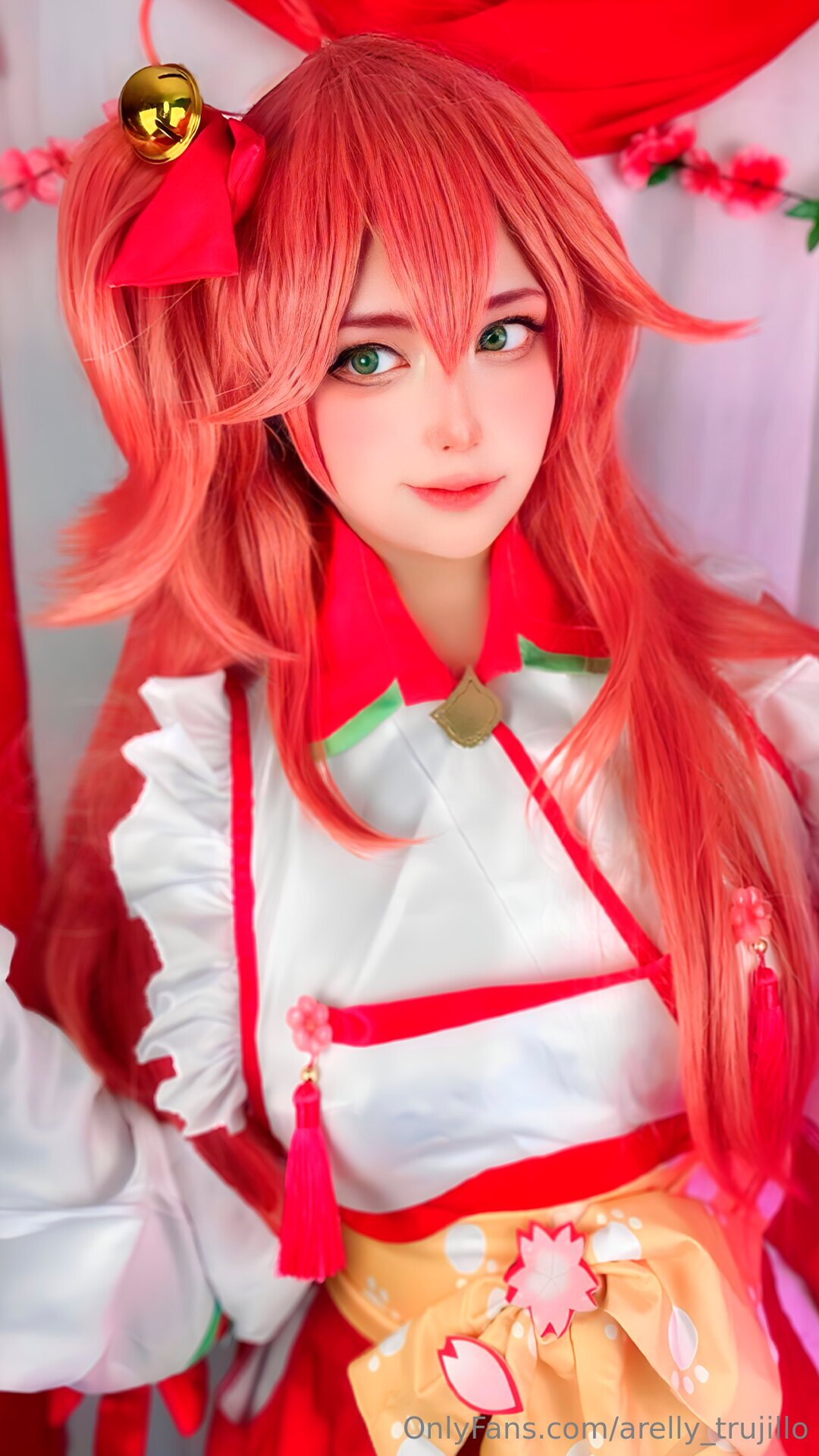 Arelly Trujillo - Sakura Miko-erohere5.jpg