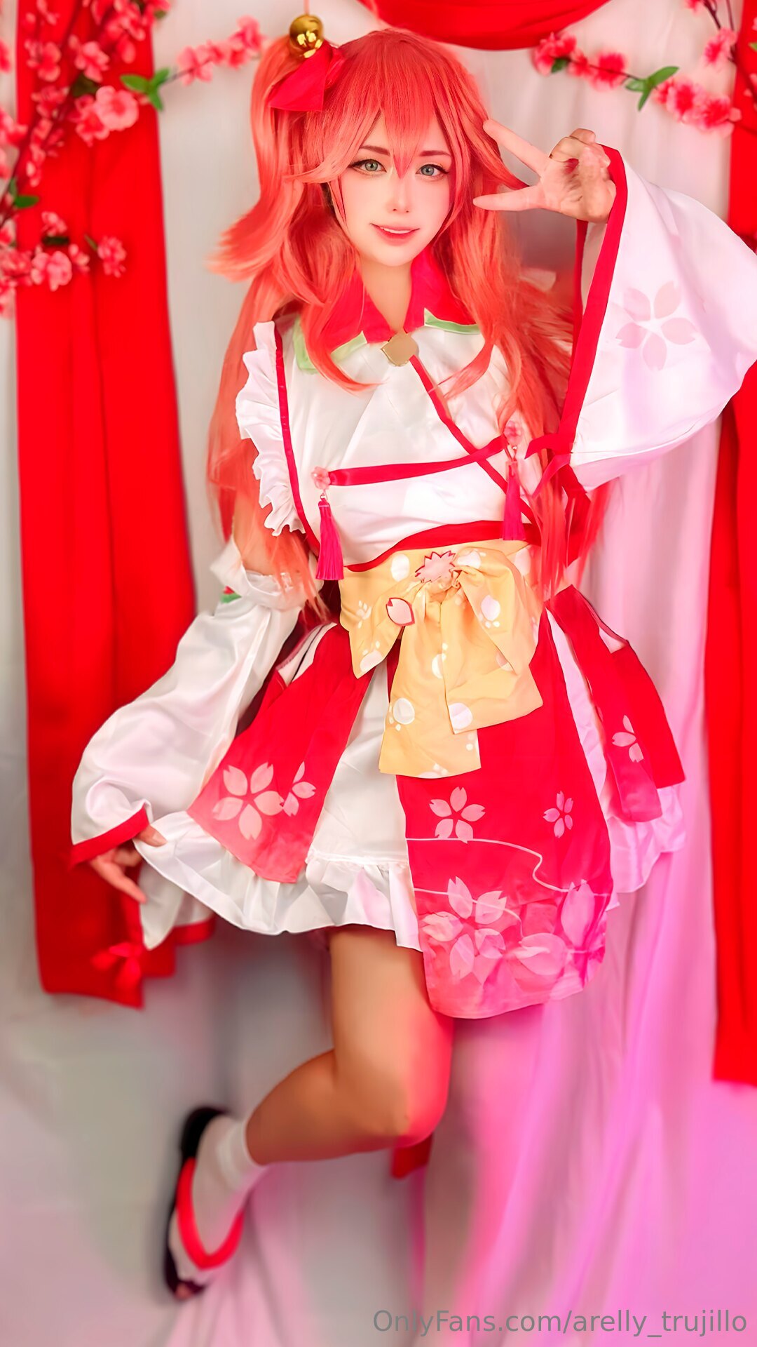 Arelly Trujillo - Sakura Miko-erohere7.jpg