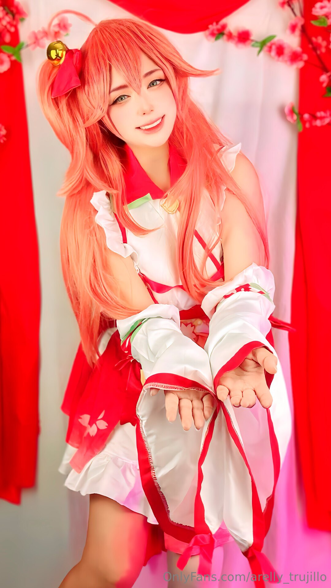 Arelly Trujillo - Sakura Miko-erohere8.jpg