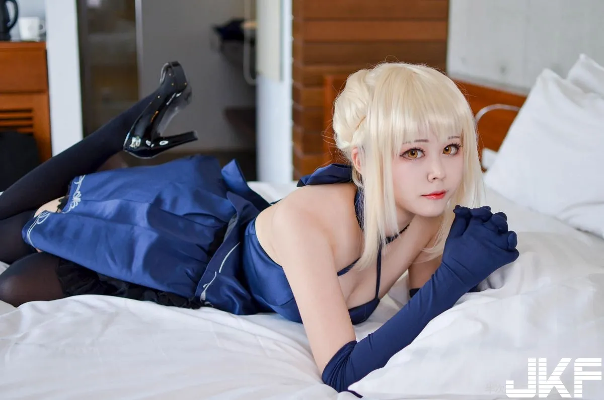 Arty Cos Saber Alter-erohere6.webp
