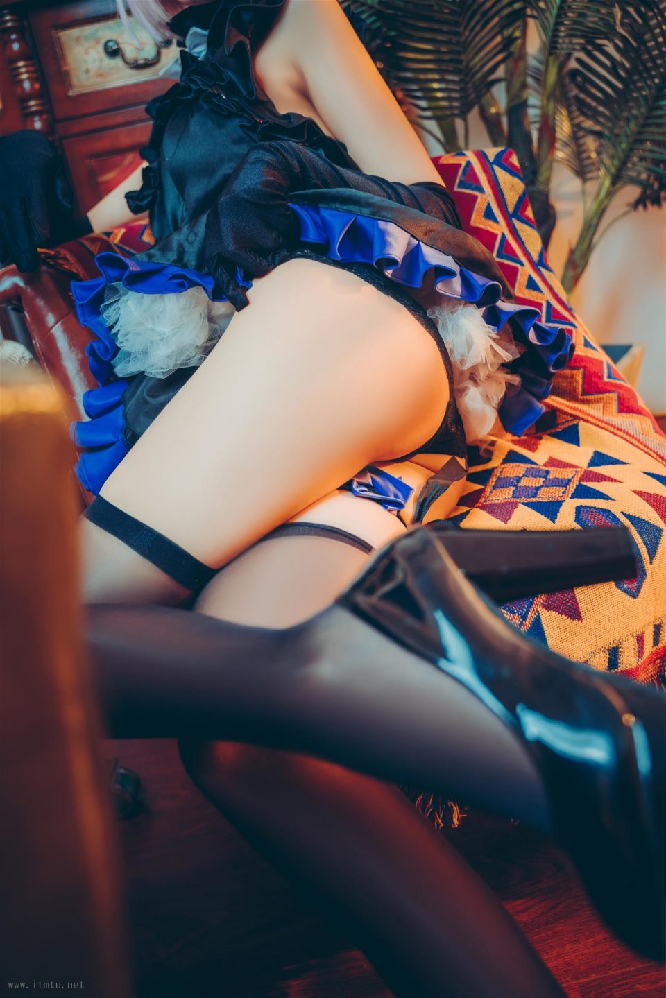 Arty Dec Cos-erohere100.jpg