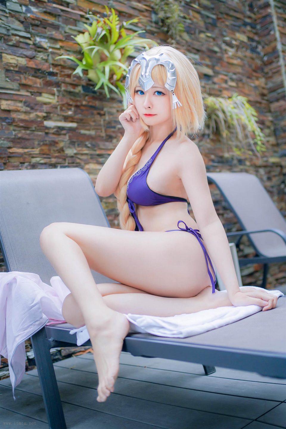 Arty Dec Cos-erohere105.jpg