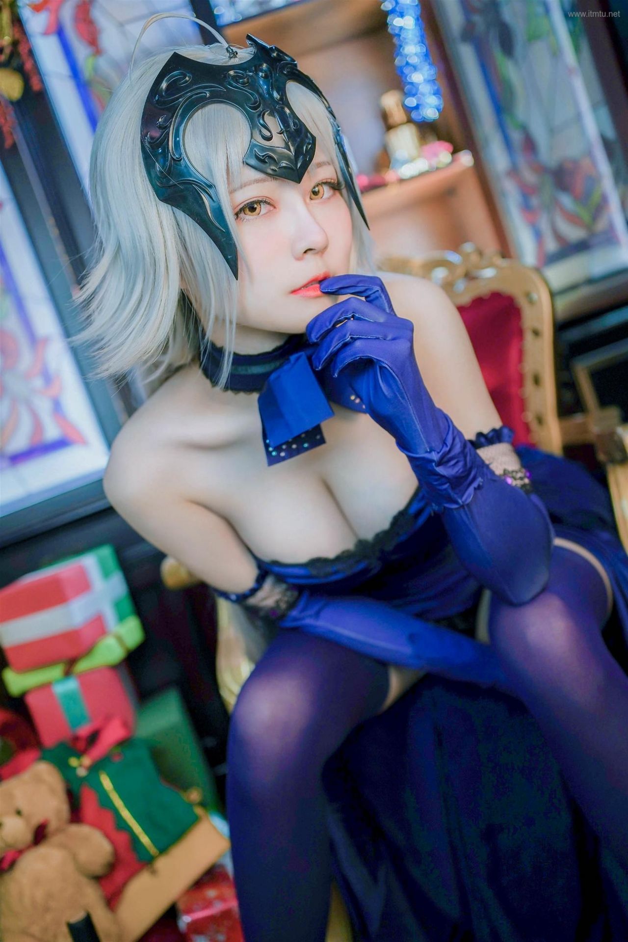 Arty Dec Cos-erohere70.jpg