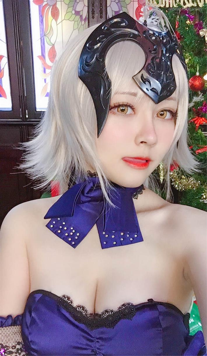 Arty Dec Cos-erohere87.jpg