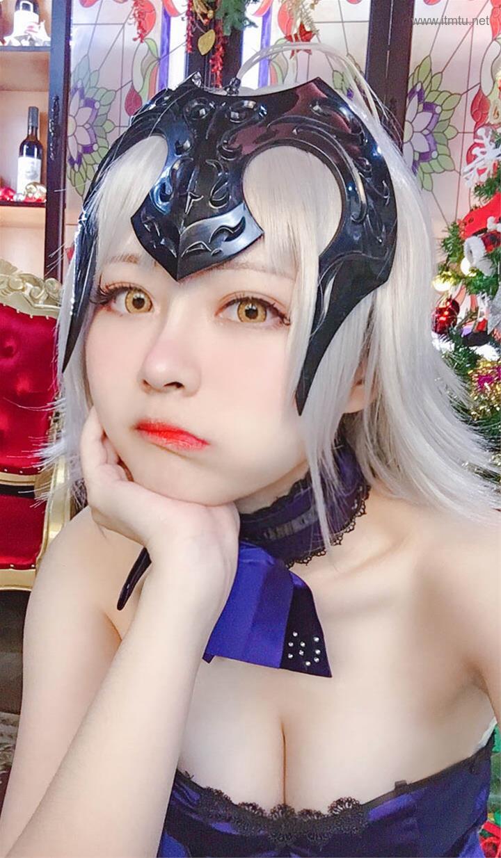 Arty Dec Cos-erohere93.jpg