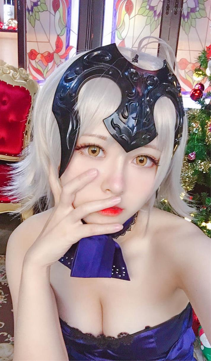 Arty Dec Cos-erohere94.jpg