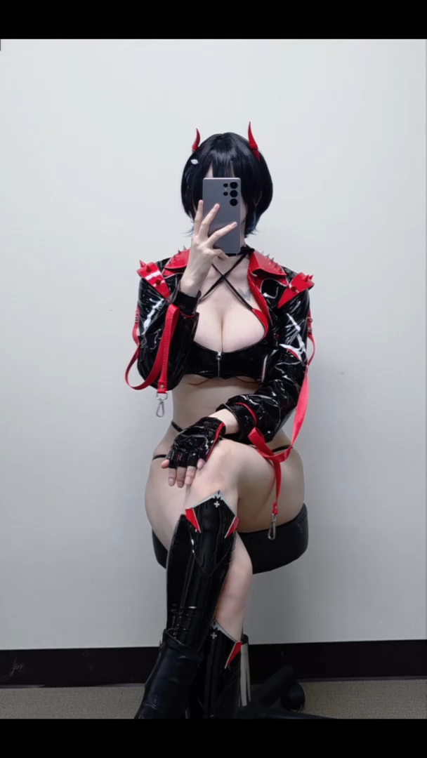 Biya - Azur Lane Ulrich von Hutten Racing 🏁-erohere17.webp