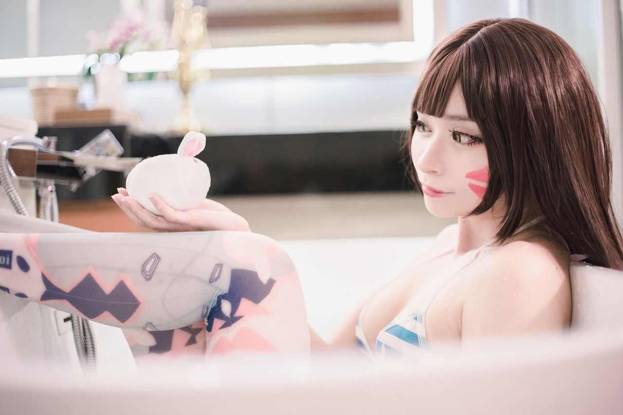 Chill out with D.Va Meenfox Cosplay-erohere7.jpg