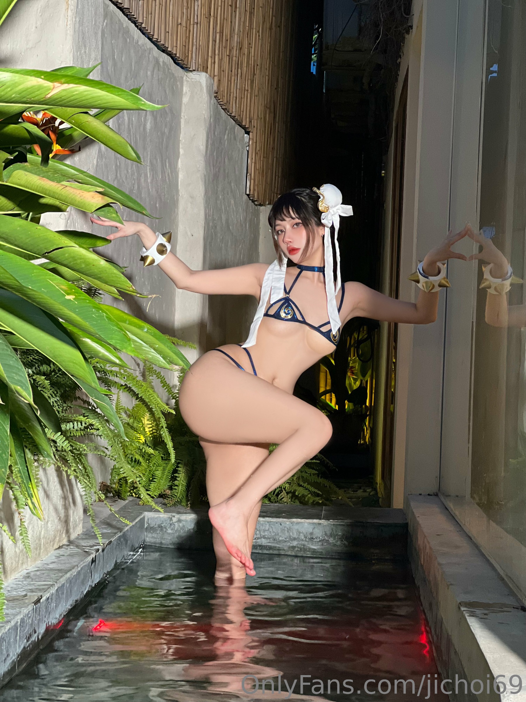 Choi Ji Yun - Chun Li Swinsuit erohere (26).jpg